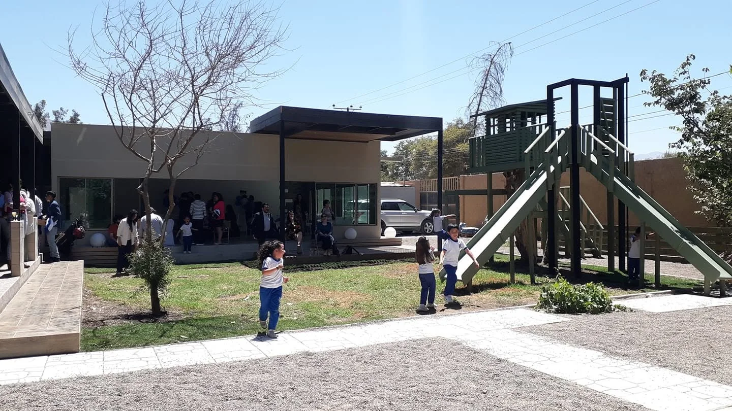 Vista exterior diurna del recinto